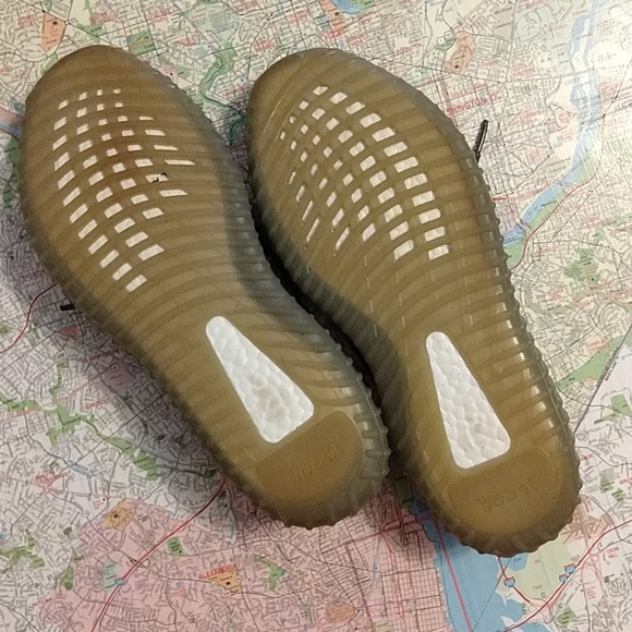 Yeezy Boost 350 V2 Beluga Sz. 9.5 - Picture 4 of 7